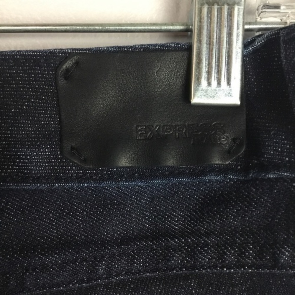 LIKE NEW EXPRESS ZELDA SKINNY Dark Wash Jeans Size 4 x 33 - Picture 9 of 14